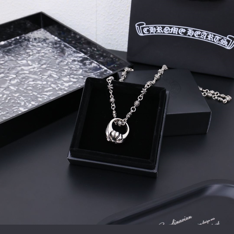Ch**me He**ts necklaces